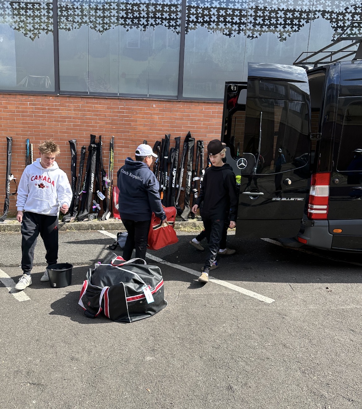 Loading gear for travel